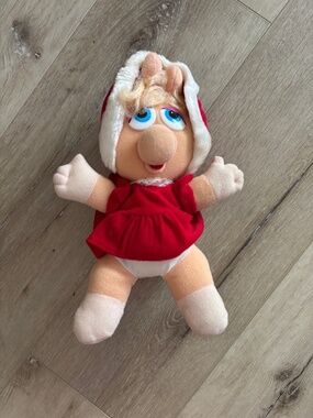 Vintage Miss Piggy holiday